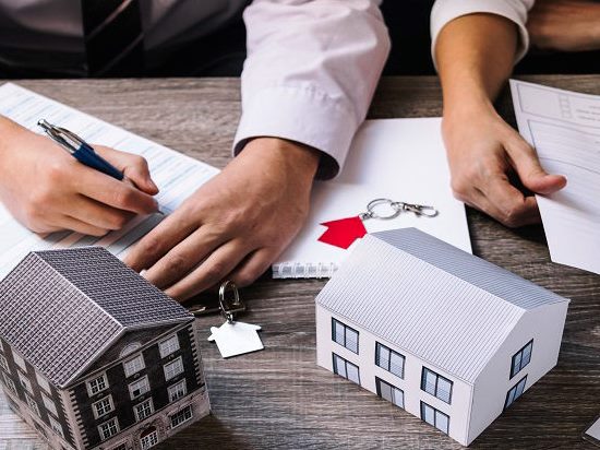 ​Продажа квартиры шаг за шагом: нюансы, расходы, список документов